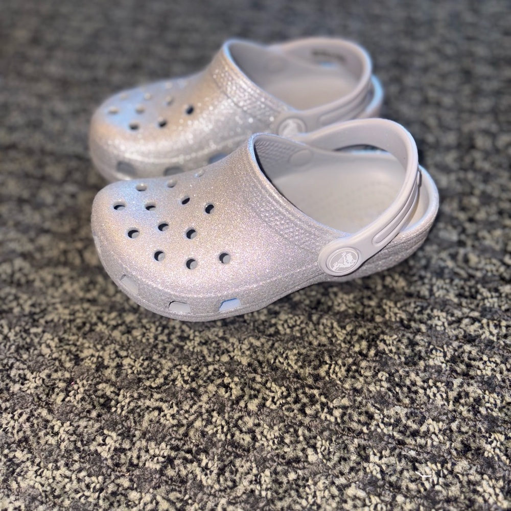 Crocs Kids Classic Glitter Clog Size C9 Silver Sparkle Slip On Water Shoes Cute - Picture 3 of 5